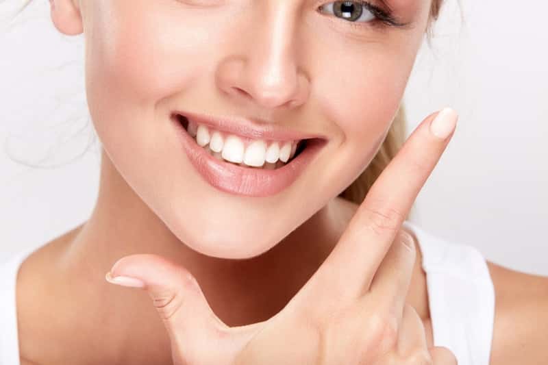 Natural Ways to get a Whiten Teeth and Beautiful Smile